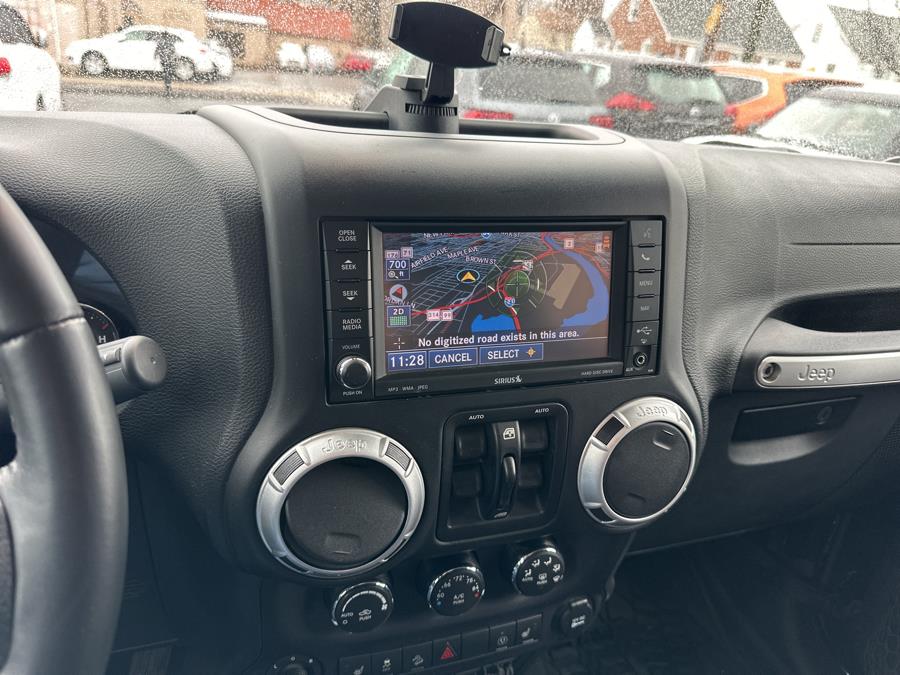 2015 Jeep Wrangler Unlimited 4WD 4dr Rubicon photo