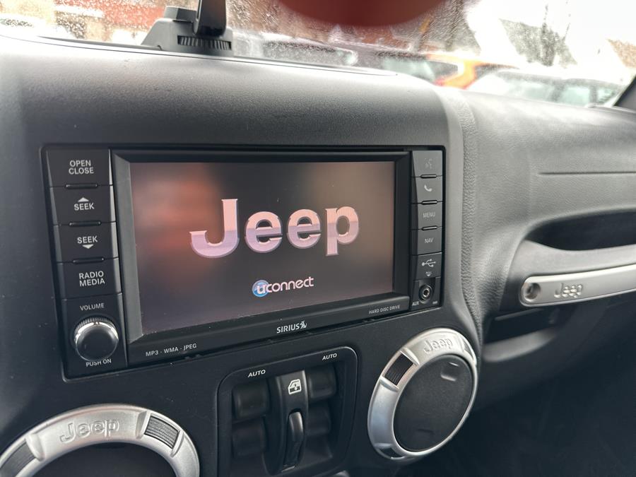 2015 Jeep Wrangler Unlimited 4WD 4dr Rubicon photo