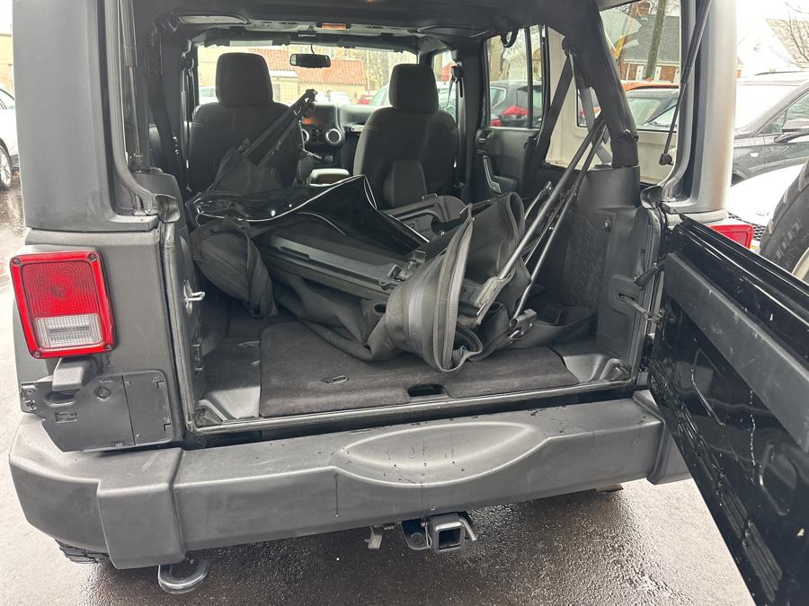 2015 Jeep Wrangler Unlimited 4WD 4dr Rubicon photo