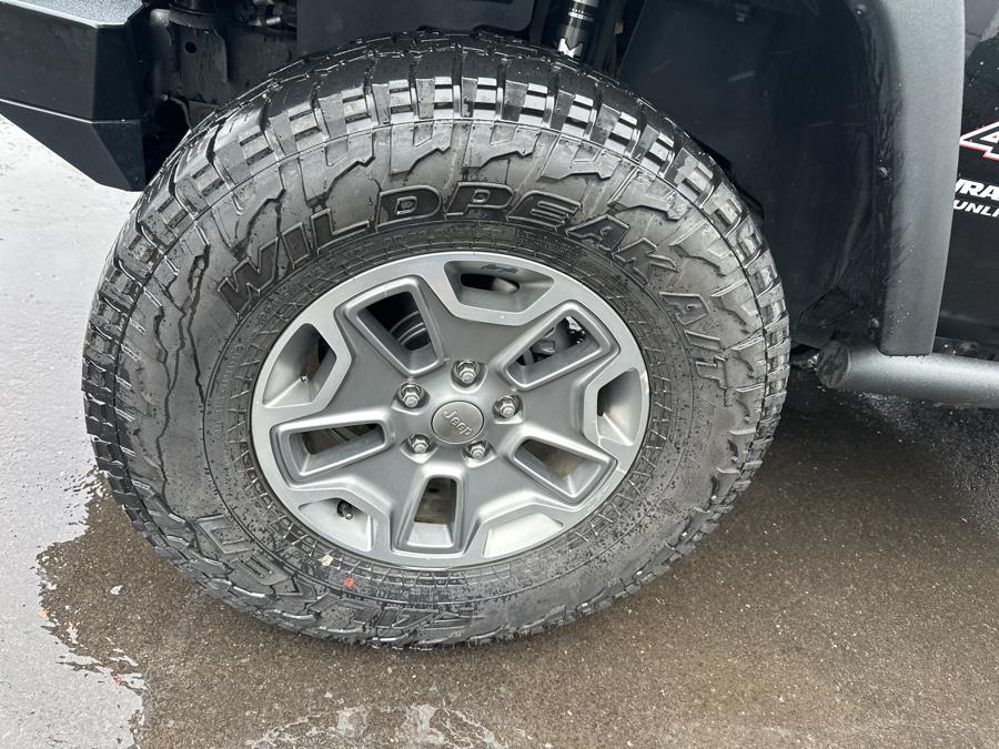 2015 Jeep Wrangler Unlimited 4WD 4dr Rubicon photo