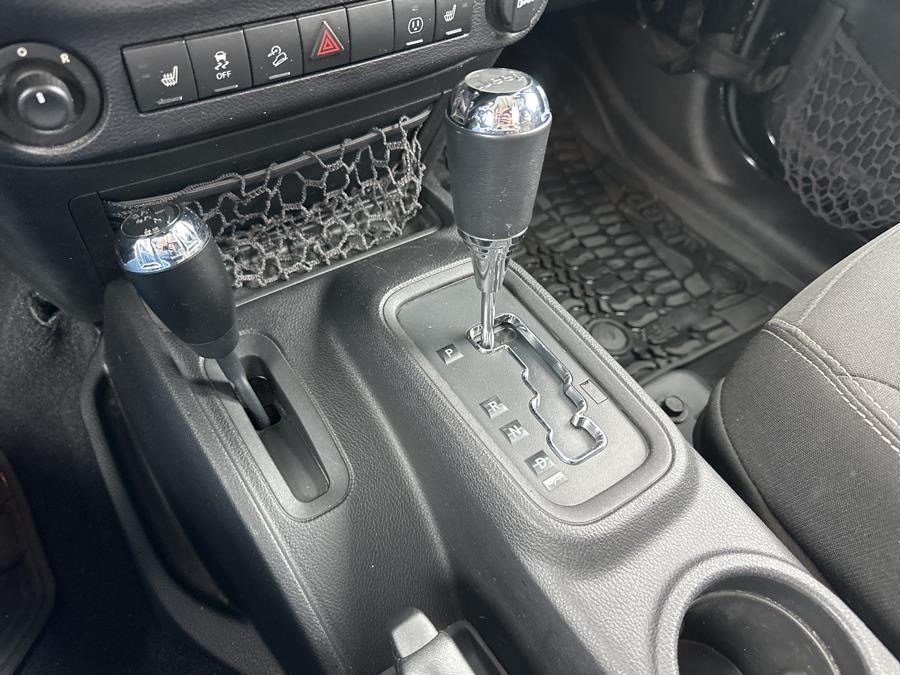 2015 Jeep Wrangler Unlimited 4WD 4dr Rubicon photo