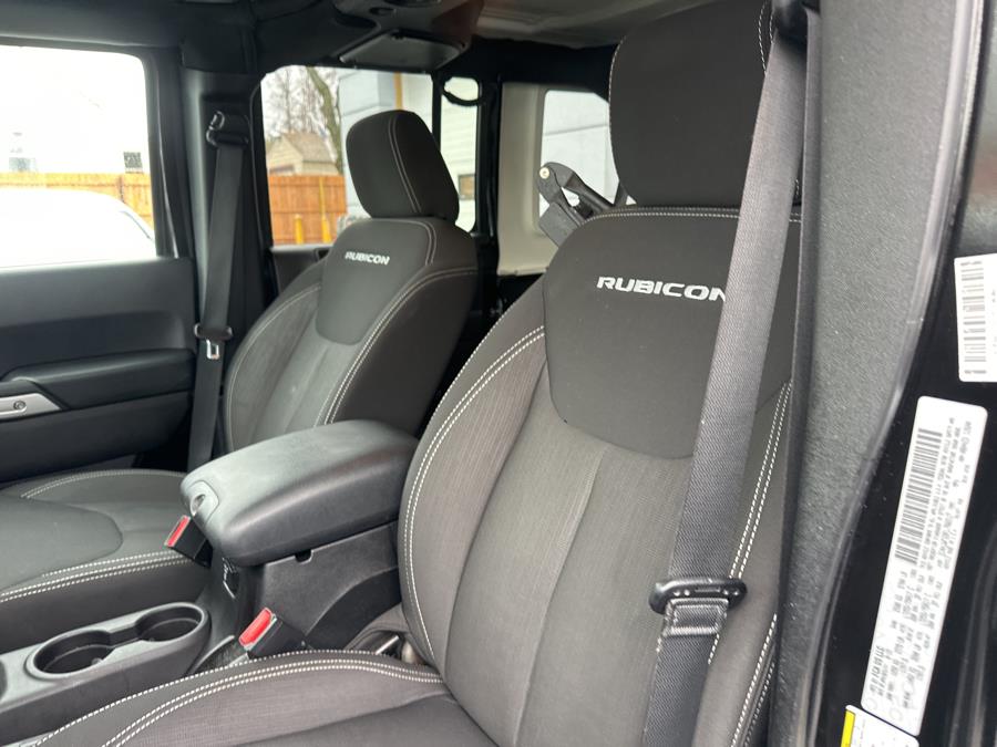 2015 Jeep Wrangler Unlimited 4WD 4dr Rubicon photo