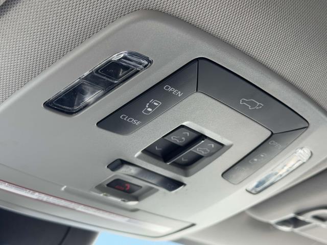2021 Toyota Sienna XLE photo
