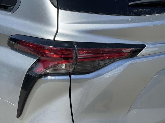 2021 Toyota Sienna XLE photo