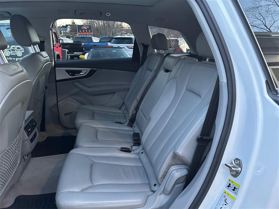 2019 Audi Q7 Premium Plus 45 TFSI quattro photo