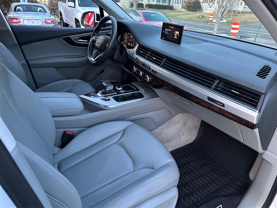 2019 Audi Q7 Premium Plus 45 TFSI quattro photo