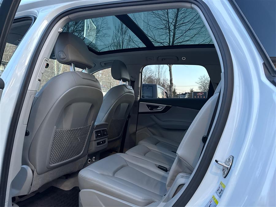 2019 Audi Q7 Premium Plus 45 TFSI quattro photo