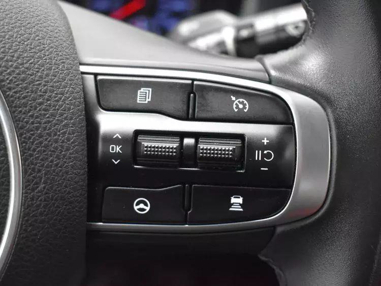 2021 Kia K5 GT-Line Sedan 4D photo