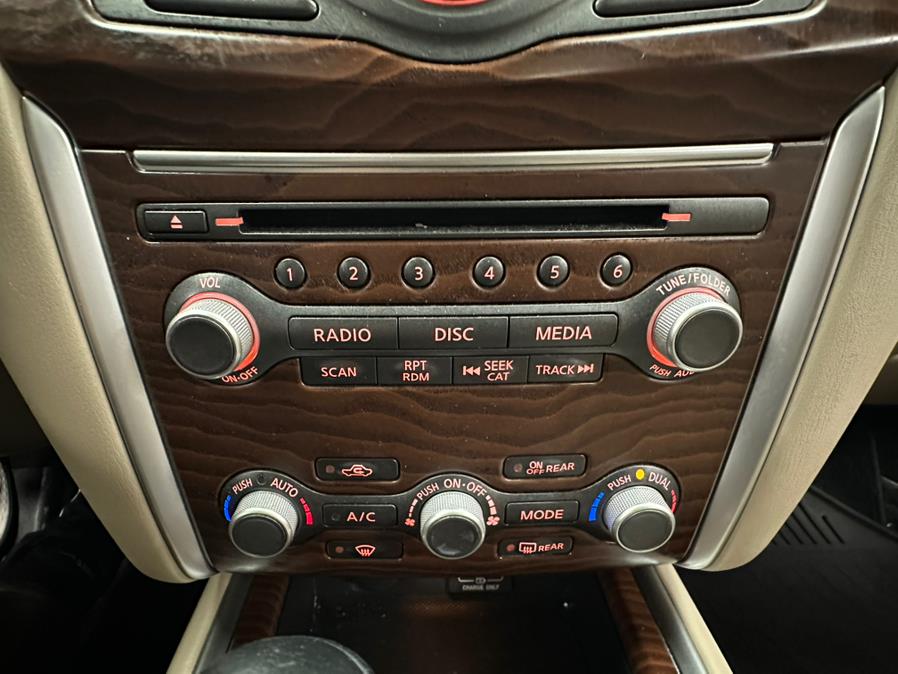2018 Nissan Pathfinder 4x4 PLATINUM photo