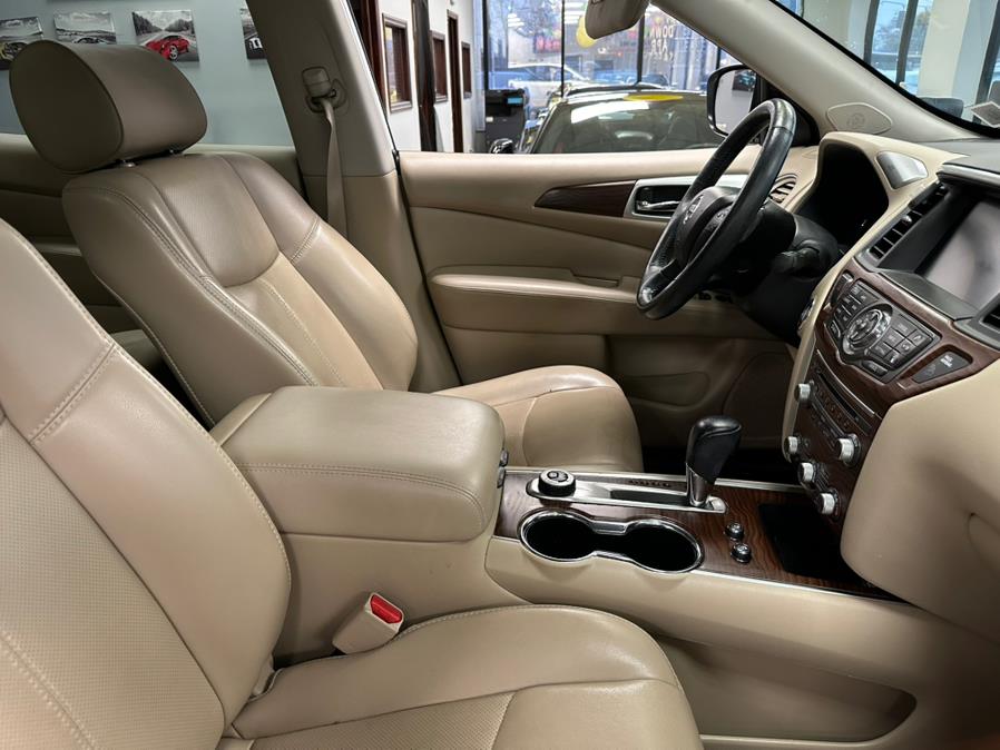 2018 Nissan Pathfinder 4x4 PLATINUM photo