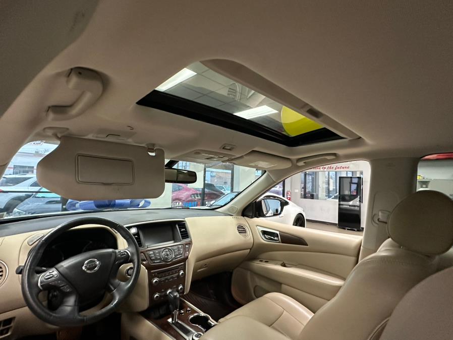 2018 Nissan Pathfinder 4x4 PLATINUM photo