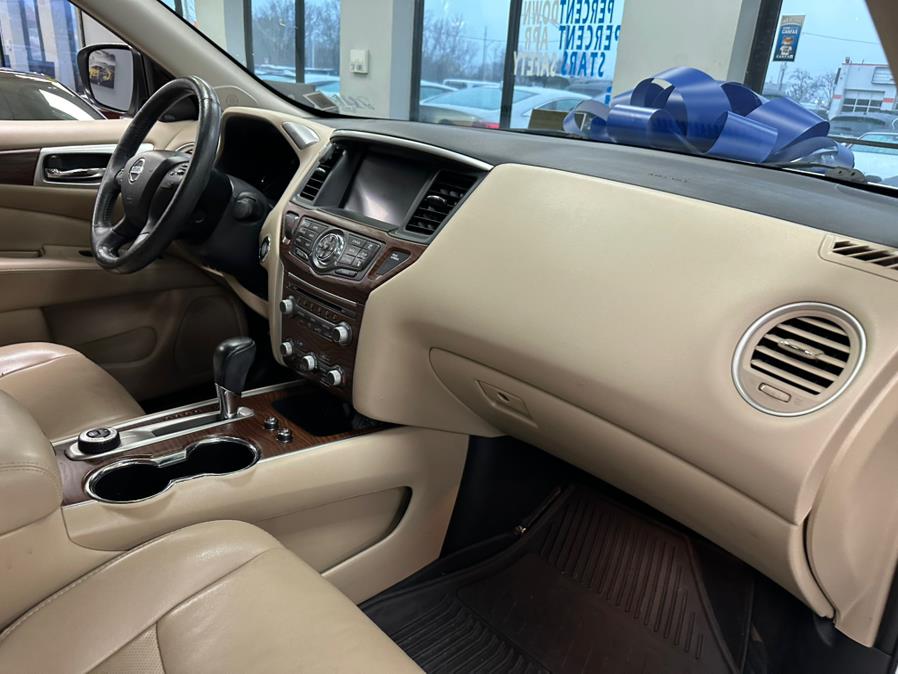 2018 Nissan Pathfinder 4x4 PLATINUM photo