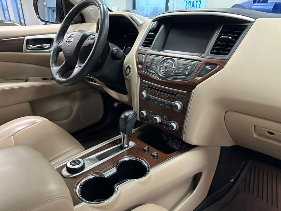 2018 Nissan Pathfinder 4x4 PLATINUM photo