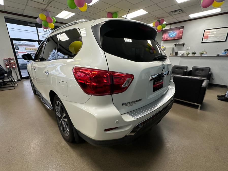 2018 Nissan Pathfinder 4x4 PLATINUM photo