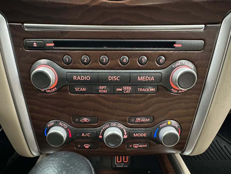 2018 Nissan Pathfinder 4x4 PLATINUM photo