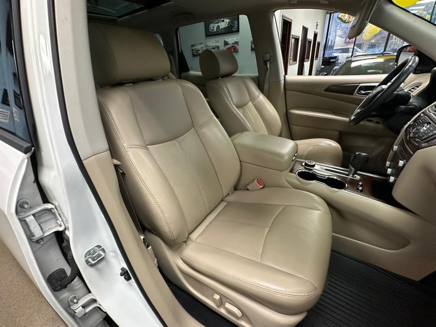 2018 Nissan Pathfinder 4x4 PLATINUM photo