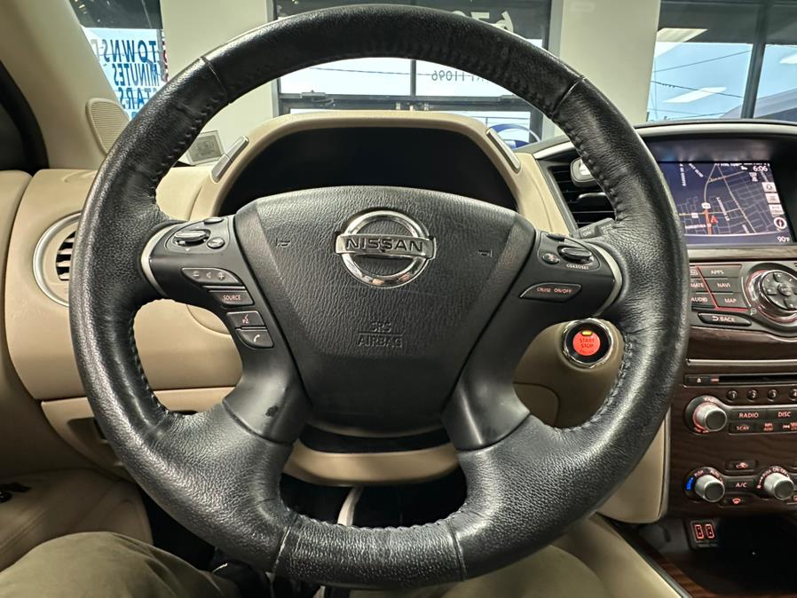 2018 Nissan Pathfinder 4x4 PLATINUM photo