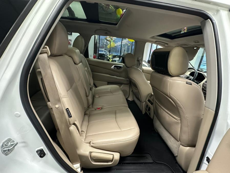 2018 Nissan Pathfinder 4x4 PLATINUM photo