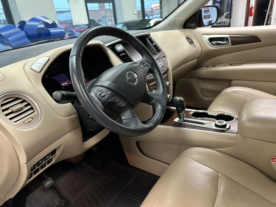 2018 Nissan Pathfinder 4x4 PLATINUM photo