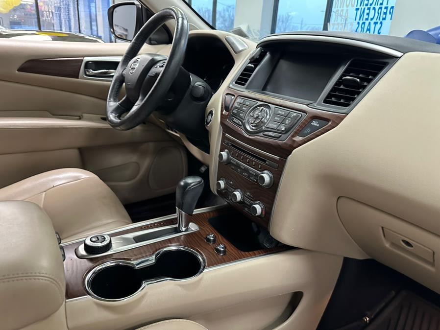 2018 Nissan Pathfinder 4x4 PLATINUM photo