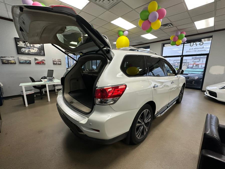 2018 Nissan Pathfinder 4x4 PLATINUM photo