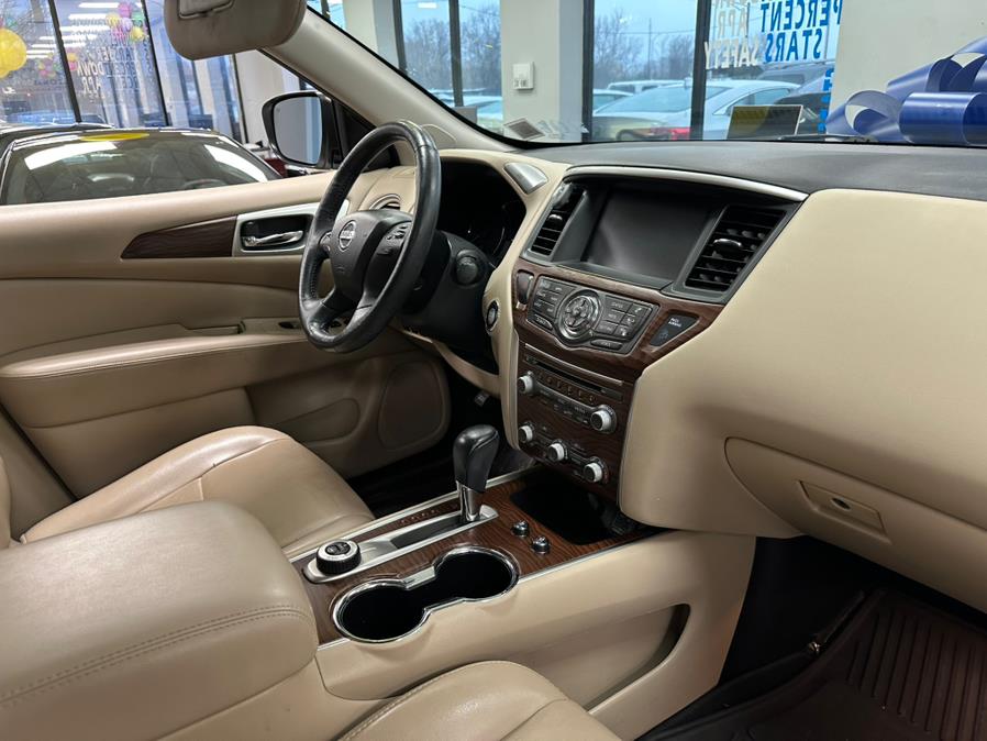 2018 Nissan Pathfinder 4x4 PLATINUM photo