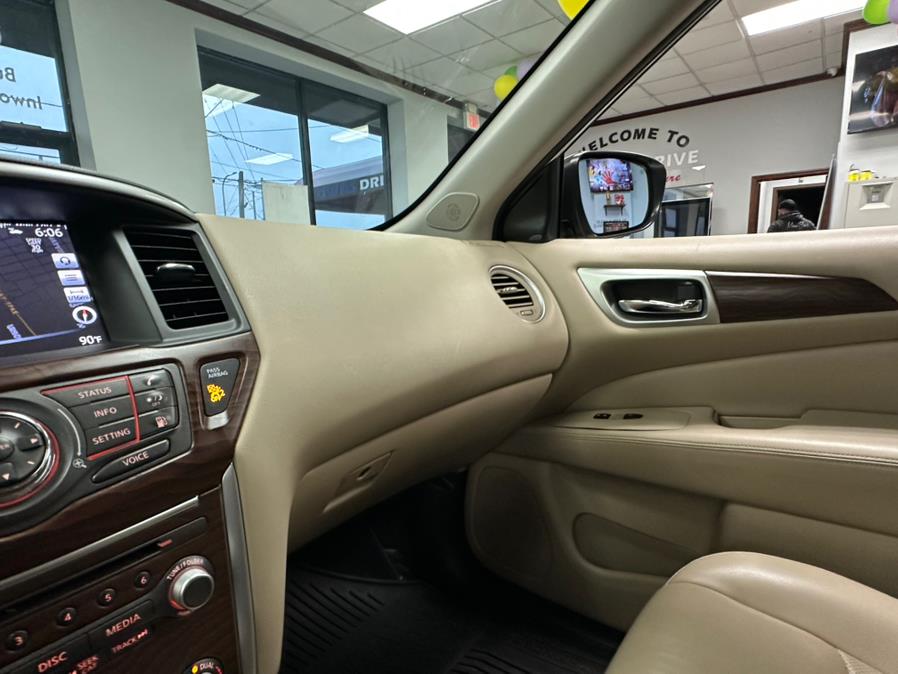 2018 Nissan Pathfinder 4x4 PLATINUM photo