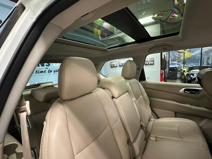 2018 Nissan Pathfinder 4x4 PLATINUM photo