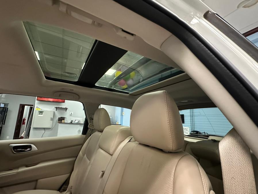 2018 Nissan Pathfinder 4x4 PLATINUM photo
