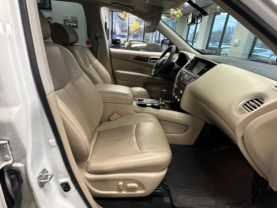 2018 Nissan Pathfinder 4x4 PLATINUM photo