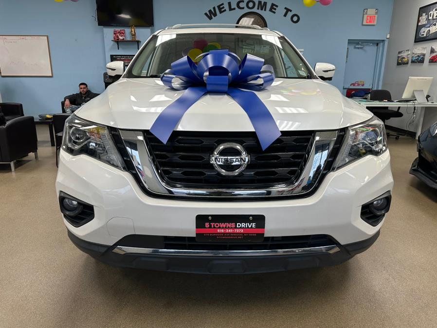 2018 Nissan Pathfinder 4x4 PLATINUM photo