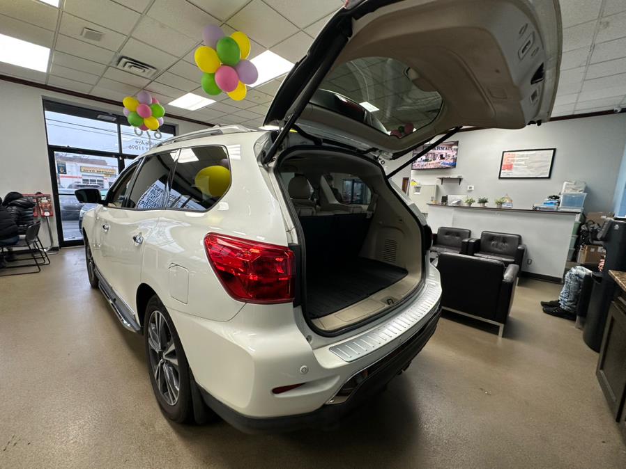 2018 Nissan Pathfinder 4x4 PLATINUM photo