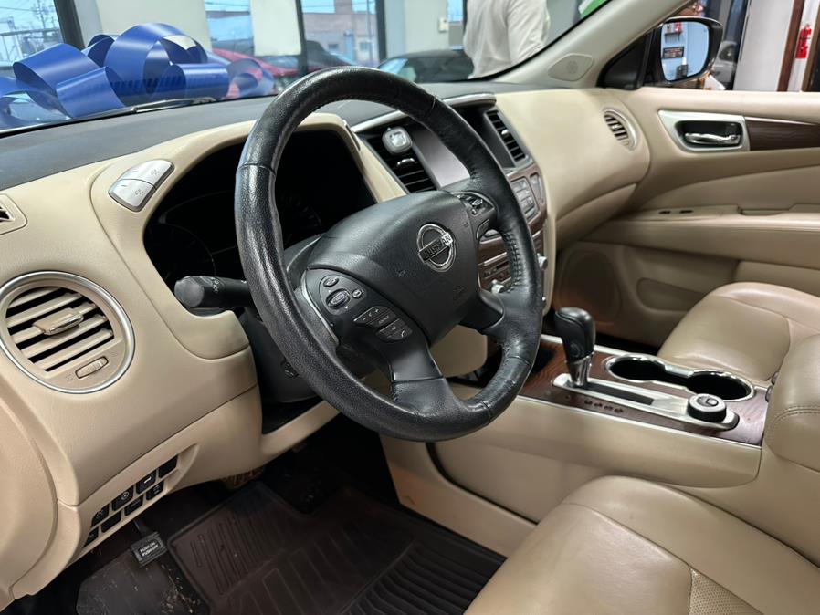 2018 Nissan Pathfinder 4x4 PLATINUM photo