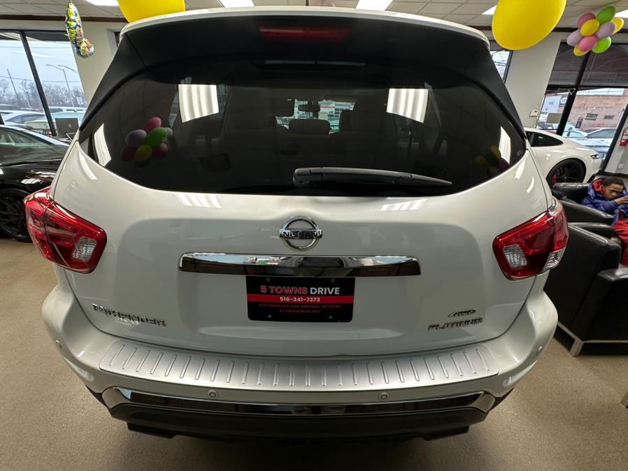 2018 Nissan Pathfinder 4x4 PLATINUM photo