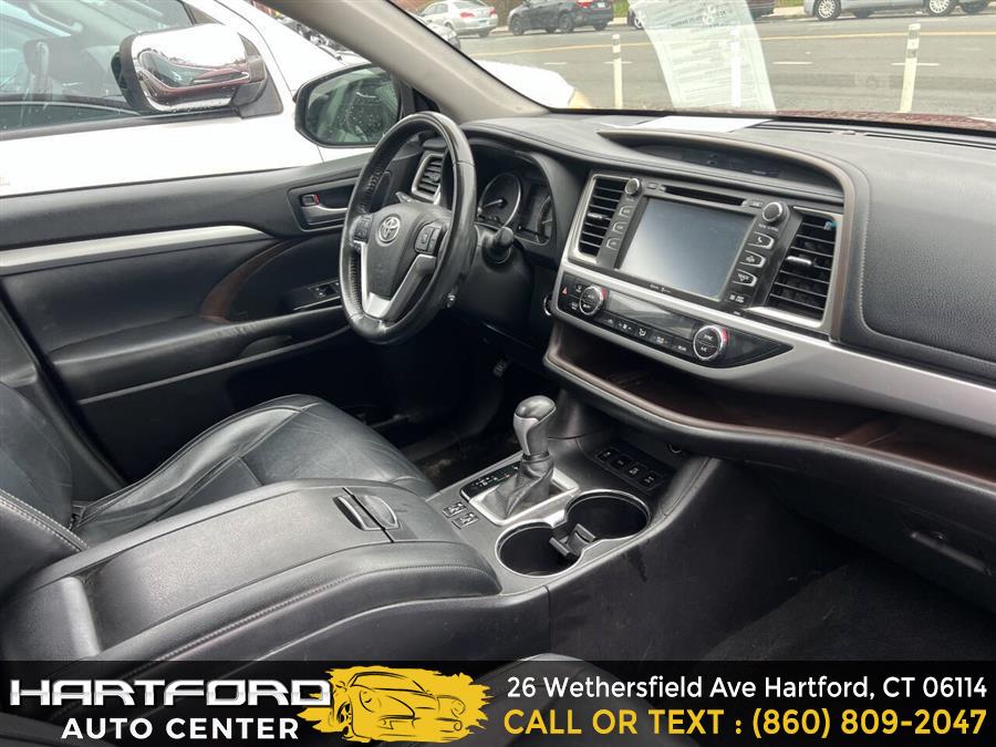 2015 Toyota Highlander XLE AWD 4dr SUV photo