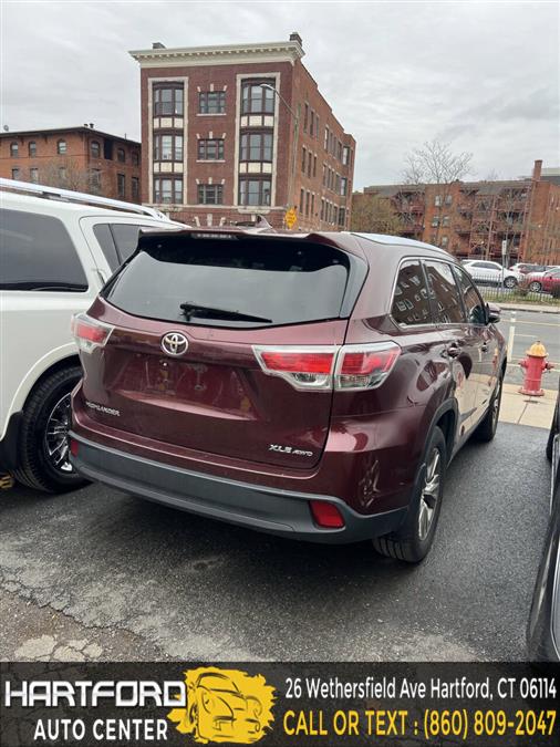 2015 Toyota Highlander XLE AWD 4dr SUV photo
