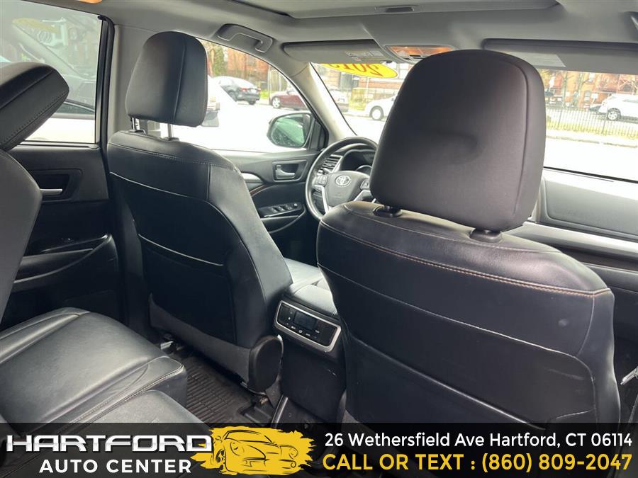 2015 Toyota Highlander XLE AWD 4dr SUV photo