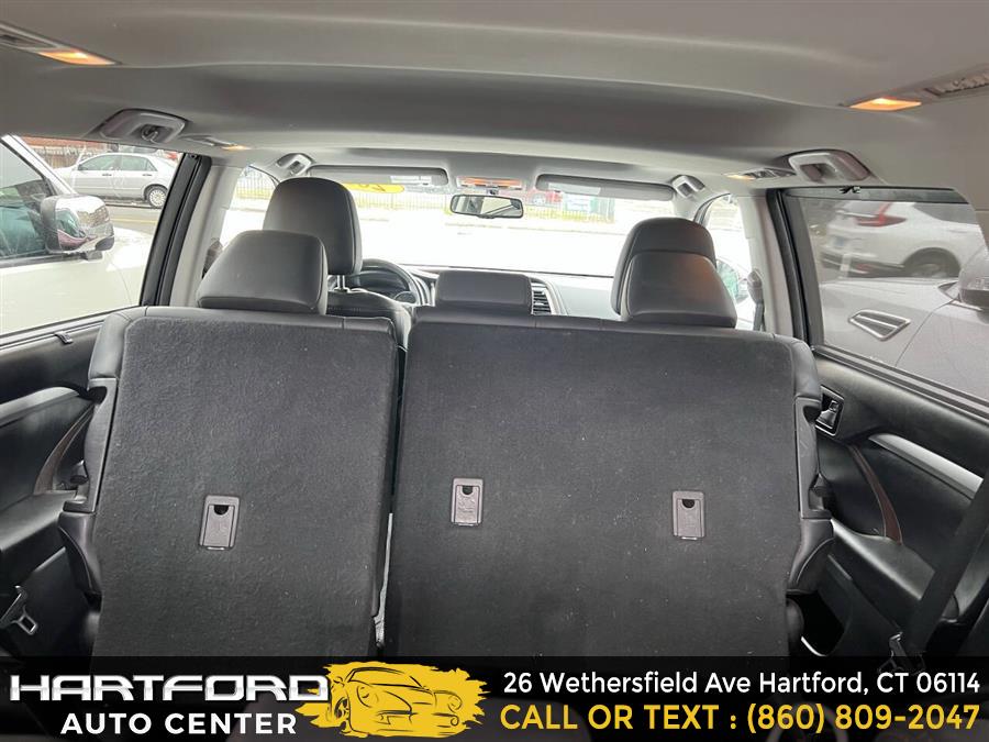2015 Toyota Highlander XLE AWD 4dr SUV photo