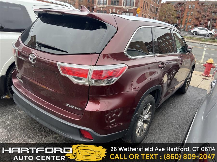 2015 Toyota Highlander XLE AWD 4dr SUV photo