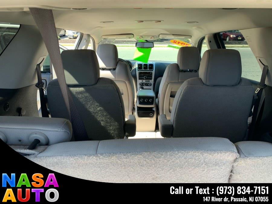 2012 GMC Acadia SLE photo