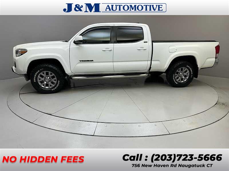 2017 Toyota Tacoma SR5 photo