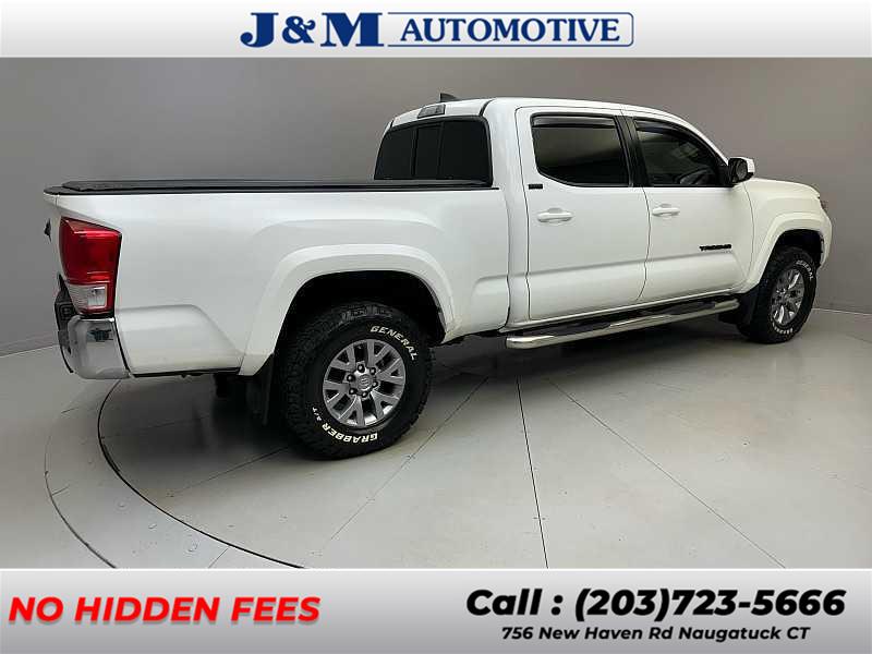 2017 Toyota Tacoma SR5 photo