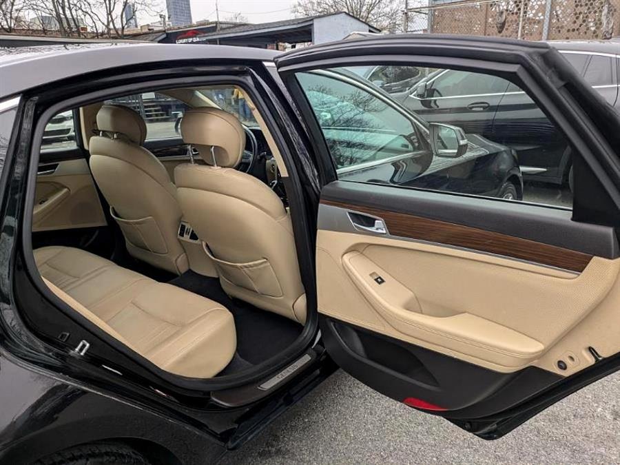 2015 Hyundai Genesis 3.8L photo
