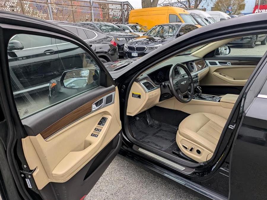 2015 Hyundai Genesis 3.8L photo