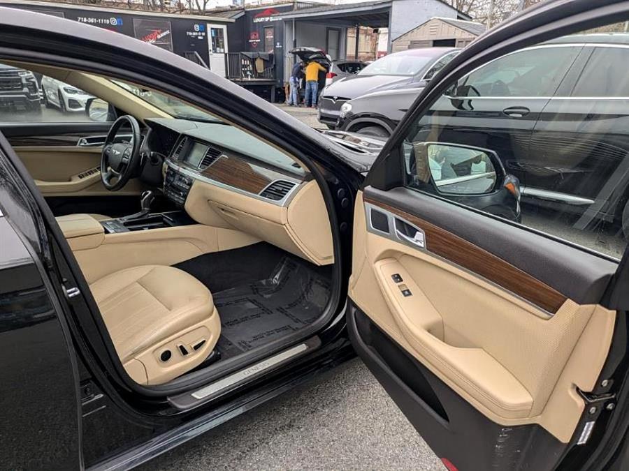2015 Hyundai Genesis 3.8L photo