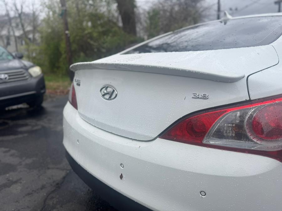 2011 Hyundai Genesis Coupe 3.8L Grand Touring photo