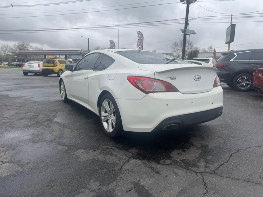 2011 Hyundai Genesis Coupe 3.8L Grand Touring photo