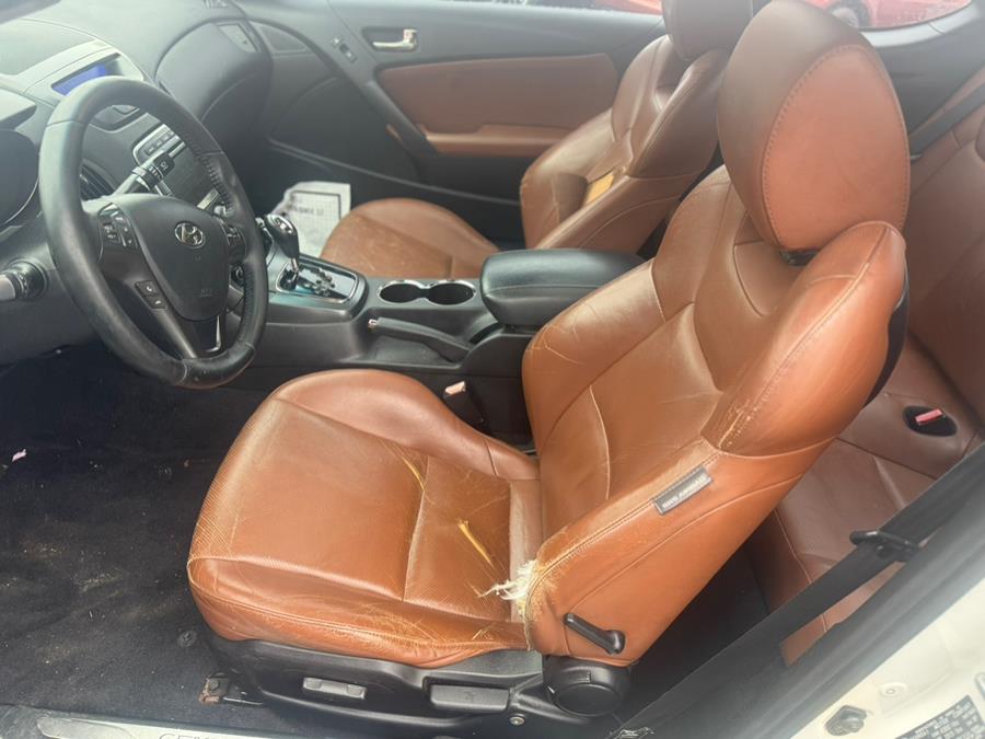 2011 Hyundai Genesis Coupe 3.8L Grand Touring photo