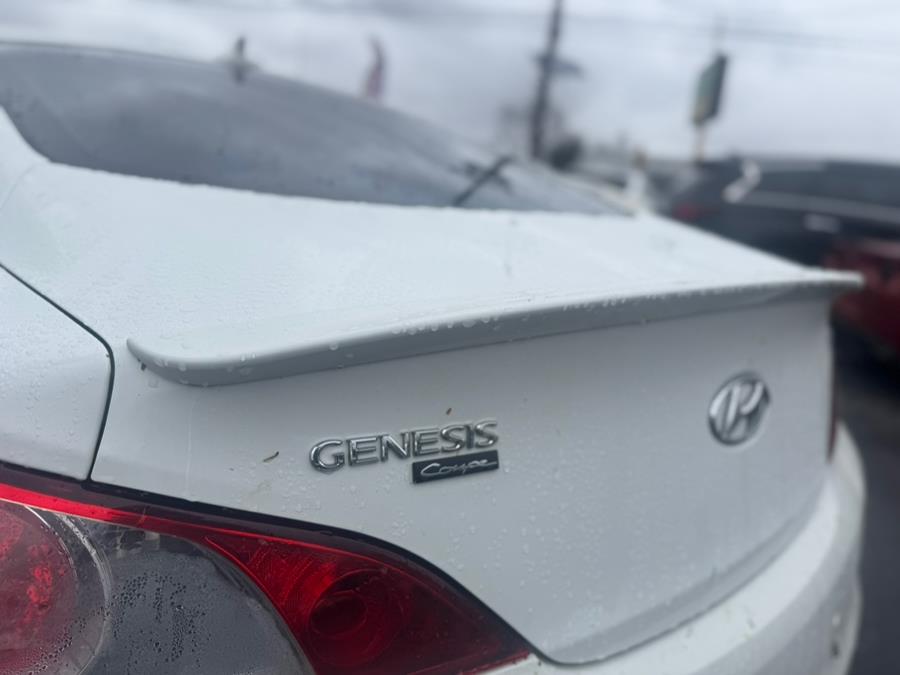 2011 Hyundai Genesis Coupe 3.8L Grand Touring photo