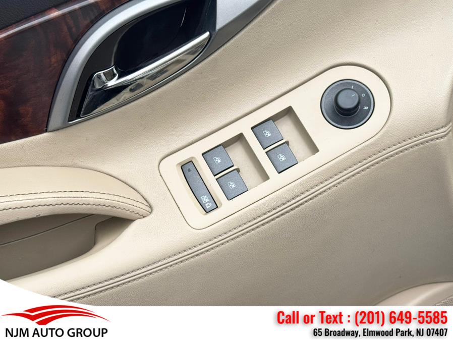 2011 Buick LaCrosse CXL photo
